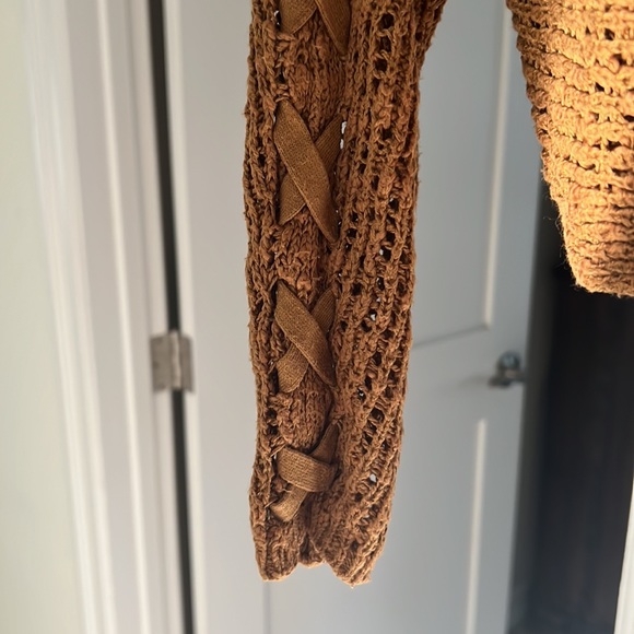 Cute billabong sweater - Picture 6 of 6